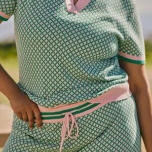 Anthropologie Green and Pink Knit short